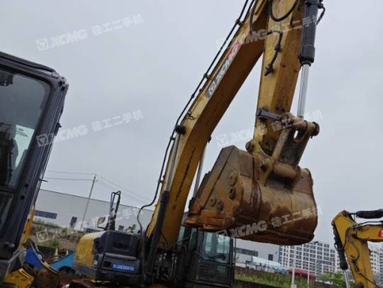 徐工XE370D履带式挖掘机