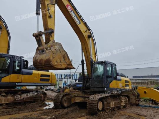 徐工XE370D履带式挖掘机