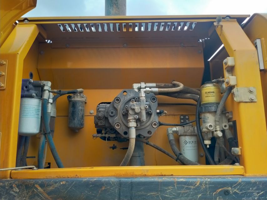 徐工XE370D履帶式挖掘機(jī)