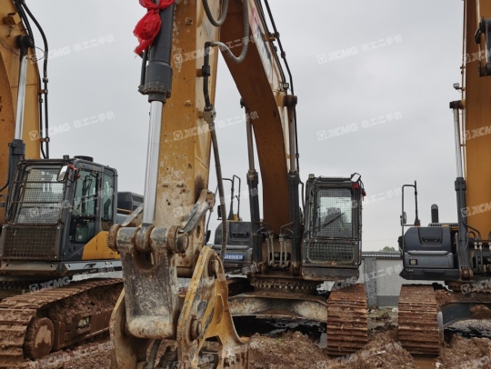 徐工XE370D履带式挖掘机