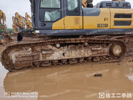 徐工XE370D履带式挖掘机