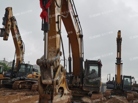 徐工XE370D履带式挖掘机