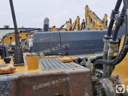 徐工XE490DK履带式挖掘机