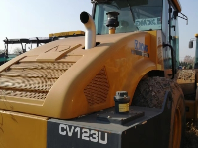 徐工CV123单钢轮压路机