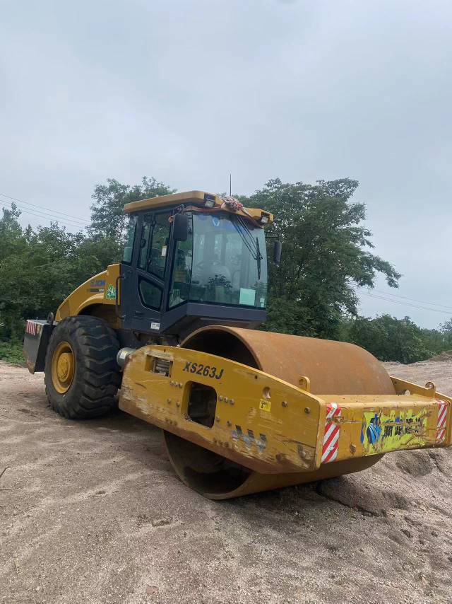 徐工XS263J单钢轮压路机