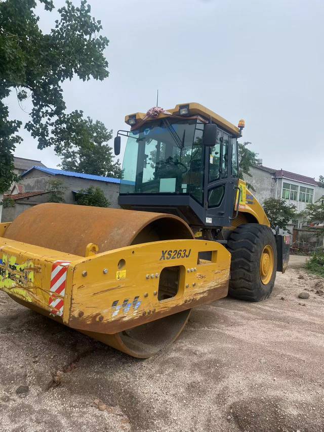 徐工XS263J单钢轮压路机