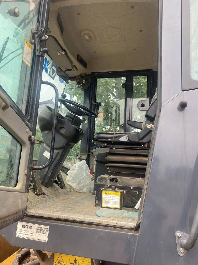 徐工XS263J单钢轮压路机