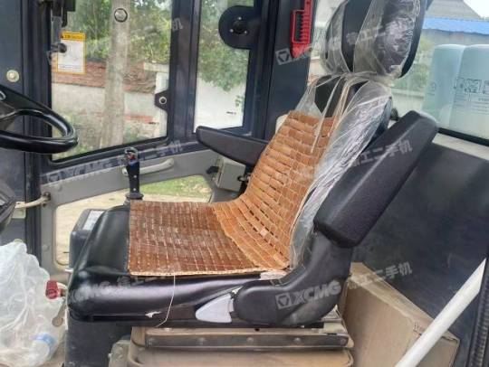 徐工XS263J单钢轮压路机