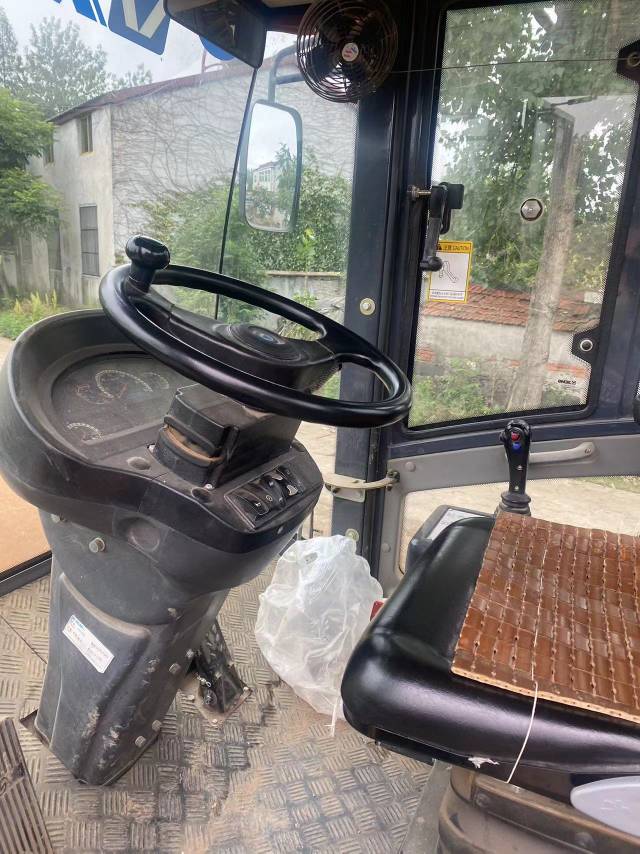 徐工XS263J单钢轮压路机