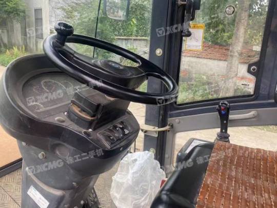 徐工XS263J单钢轮压路机