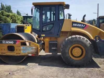 徐工XS263J单钢轮压路机