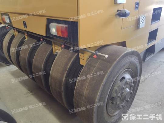 徐工XP303K轮胎压路机(30吨胶轮)