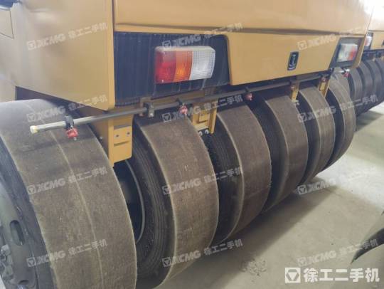 徐工XP303K轮胎压路机(30吨胶轮)