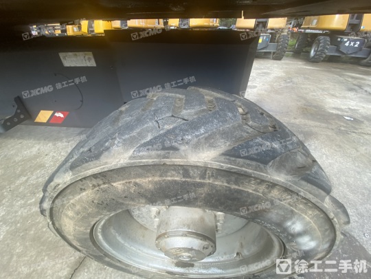 徐工GTBZ38S直臂式高空作業車