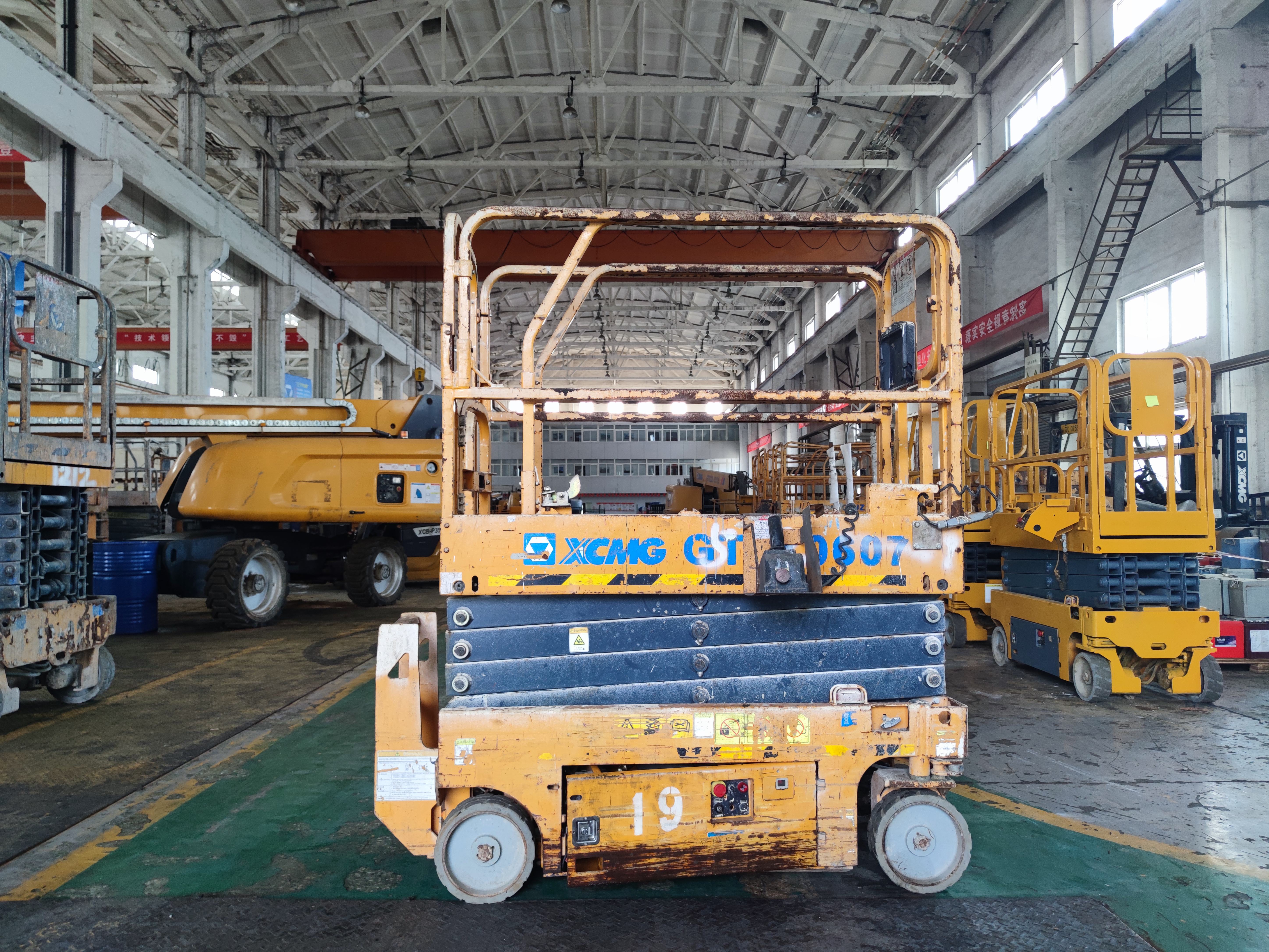 徐工GTBZ18A1曲臂式高空作业平台