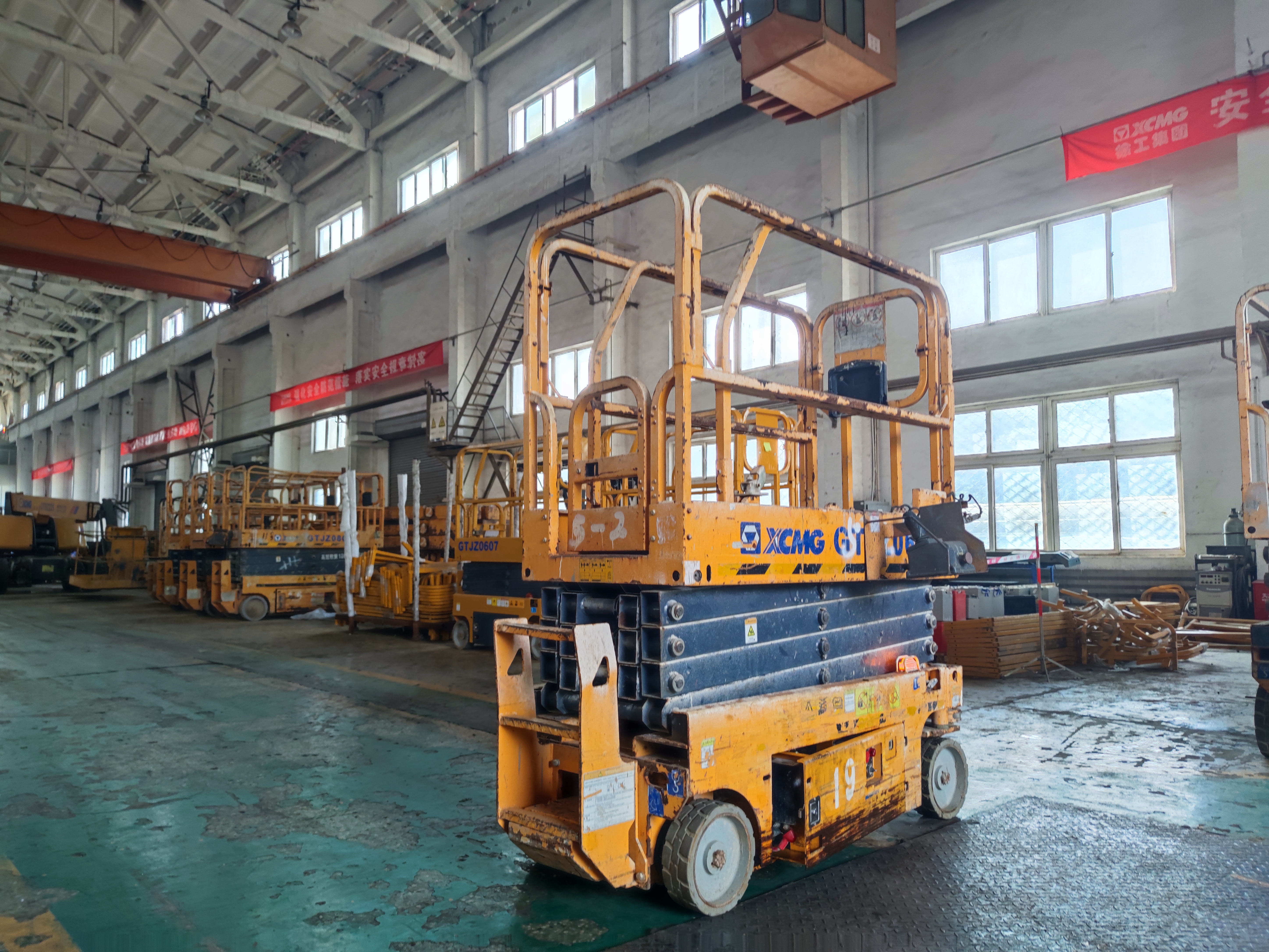 徐工GTBZ18A1曲臂式高空作业平台