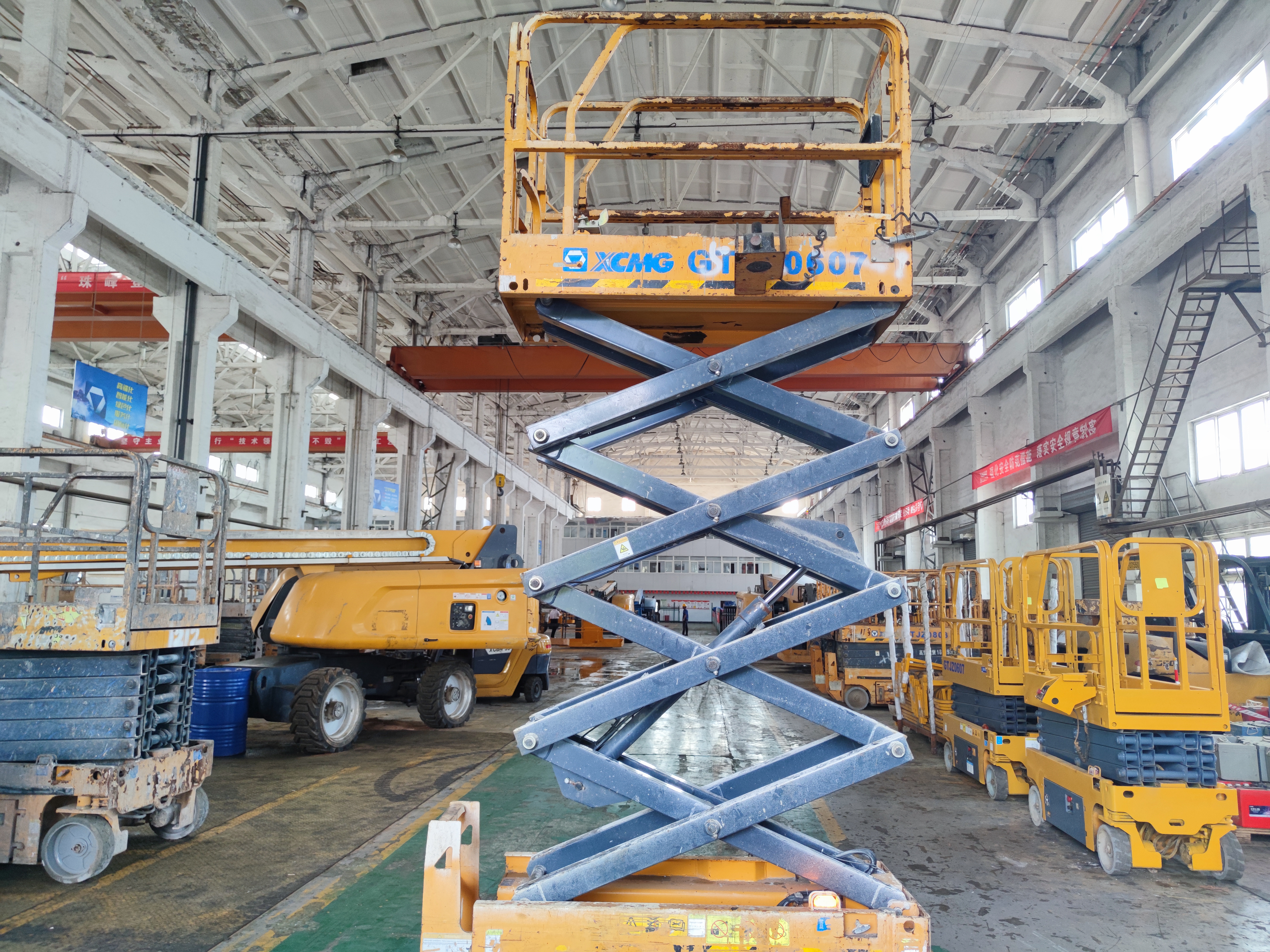 徐工GTBZ18A1曲臂式高空作业平台