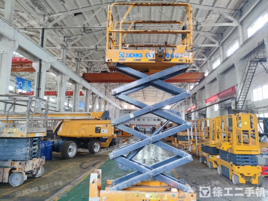 徐工GTBZ18A1曲臂式高空作业平台