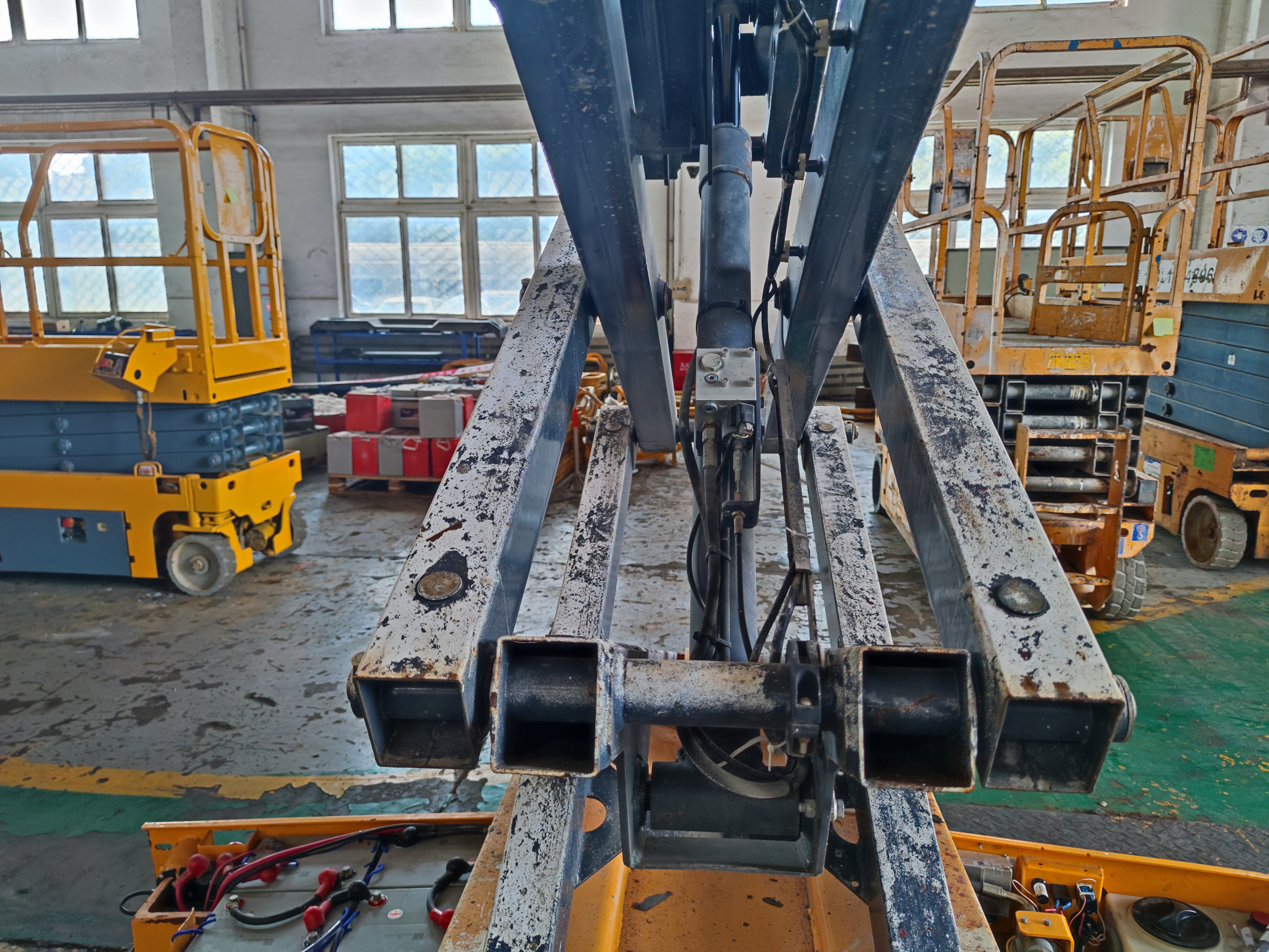 徐工GTBZ18A1曲臂式高空作业平台