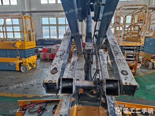 徐工GTBZ18A1曲臂式高空作业平台