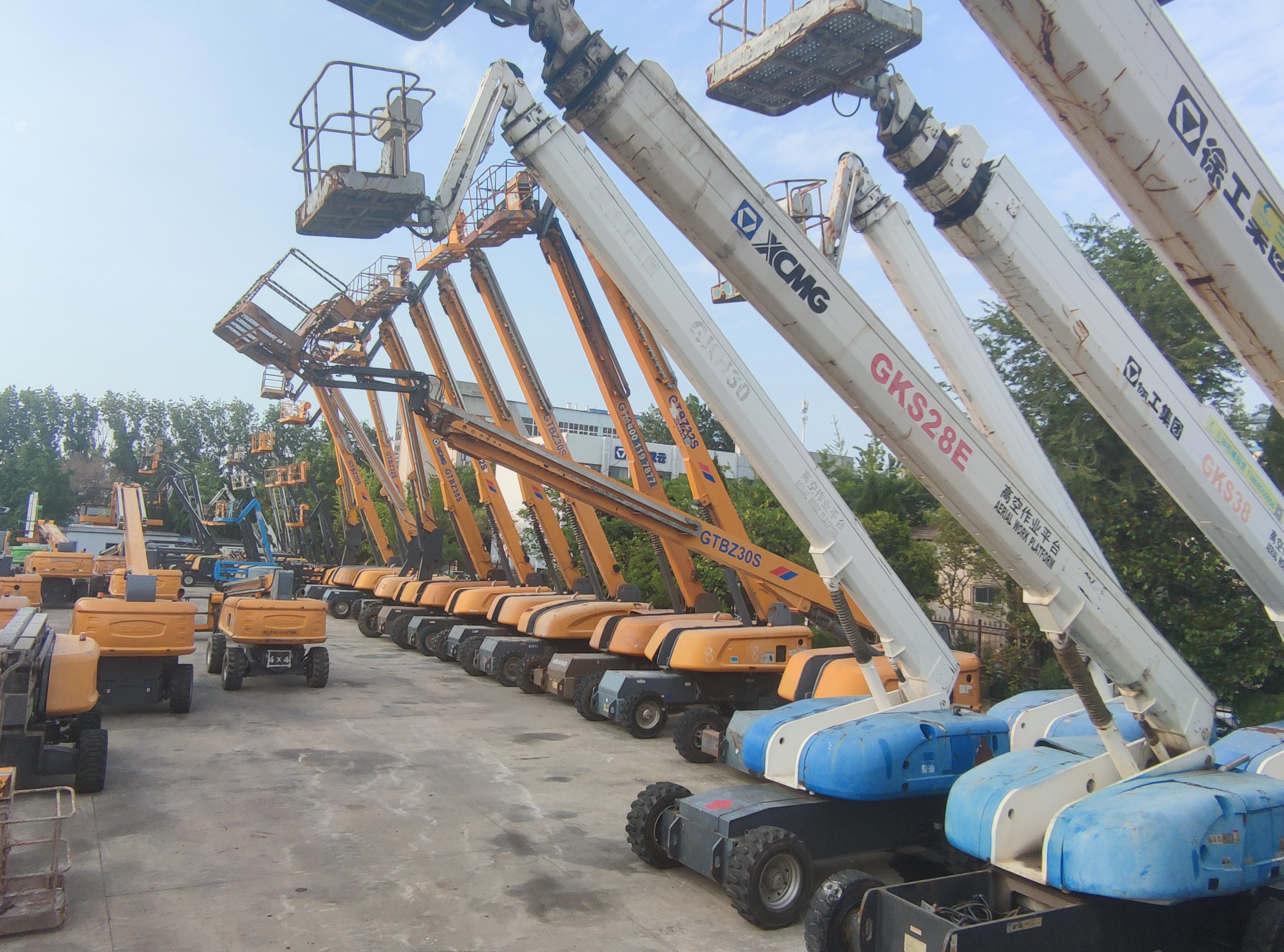 徐工GKS22直臂式高空作业车