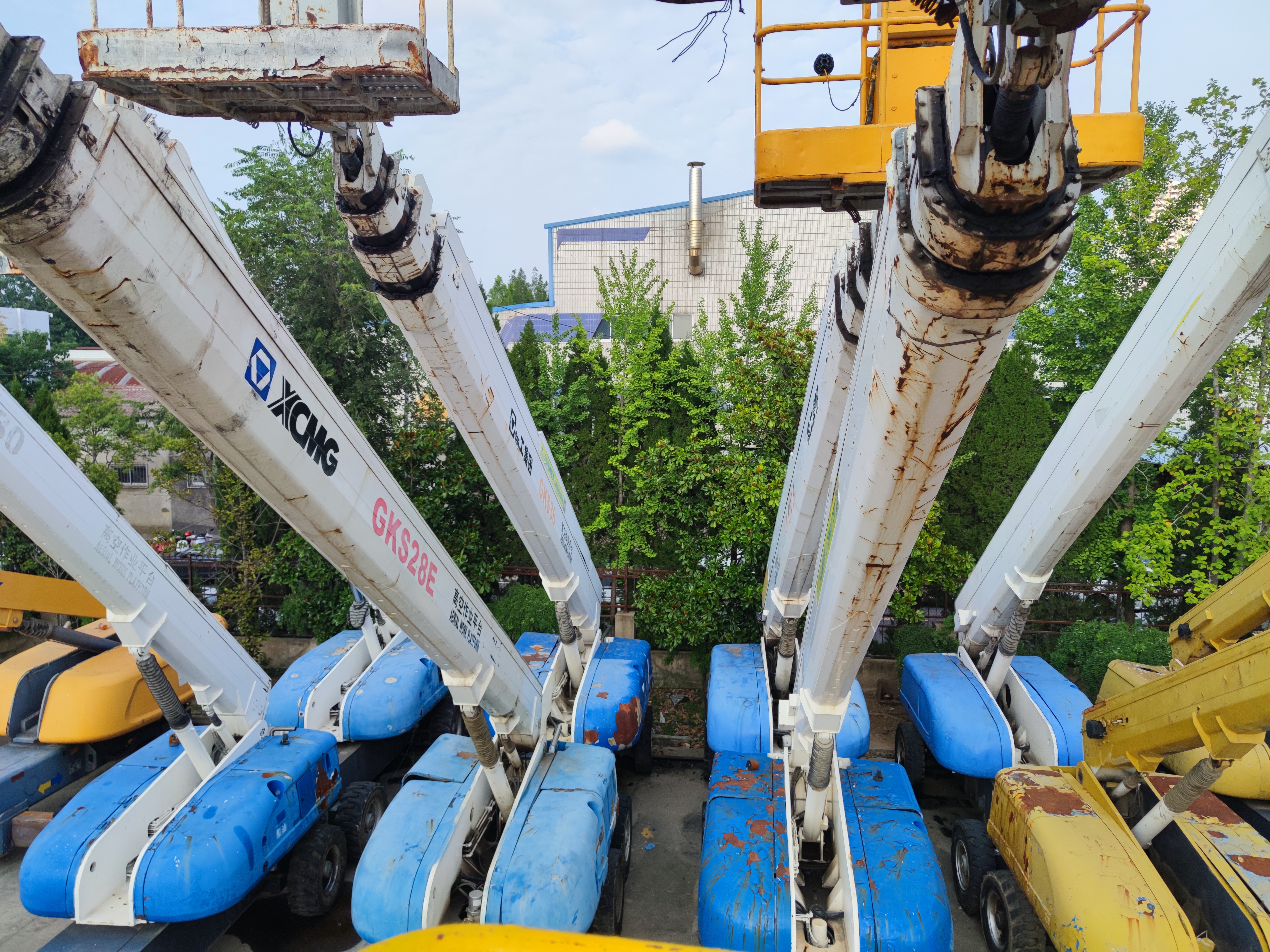 徐工GKS22直臂式高空作业车