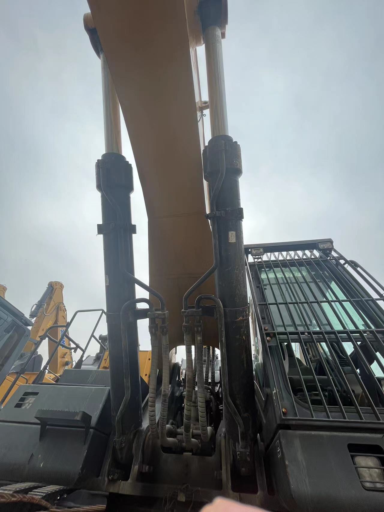 徐工XE900C履带式挖掘机