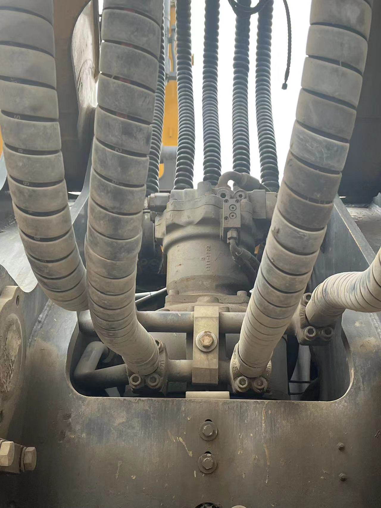 徐工XE900C履带式挖掘机