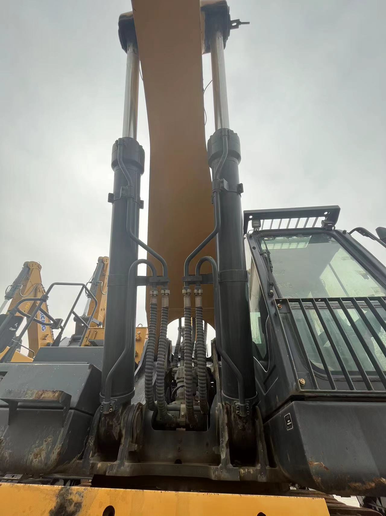 徐工XE900D履带式挖掘机