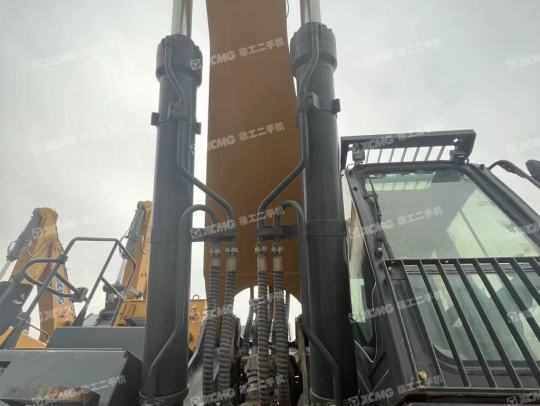 徐工XE900D履带式挖掘机