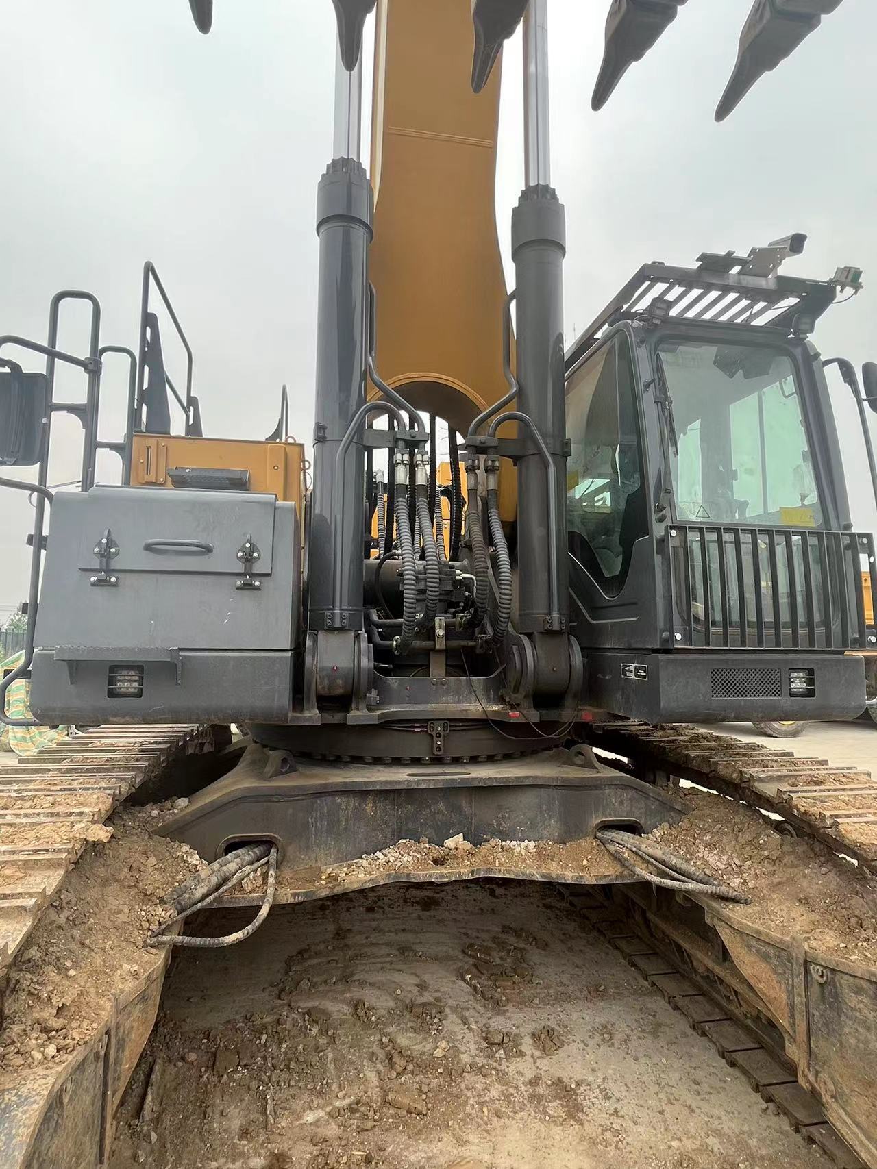 徐工XE950D履带式挖掘机