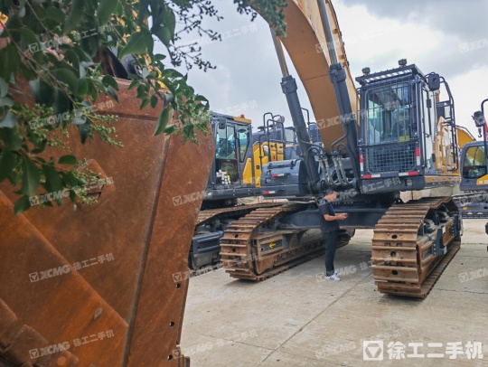 徐工XE690DK履带式挖掘机