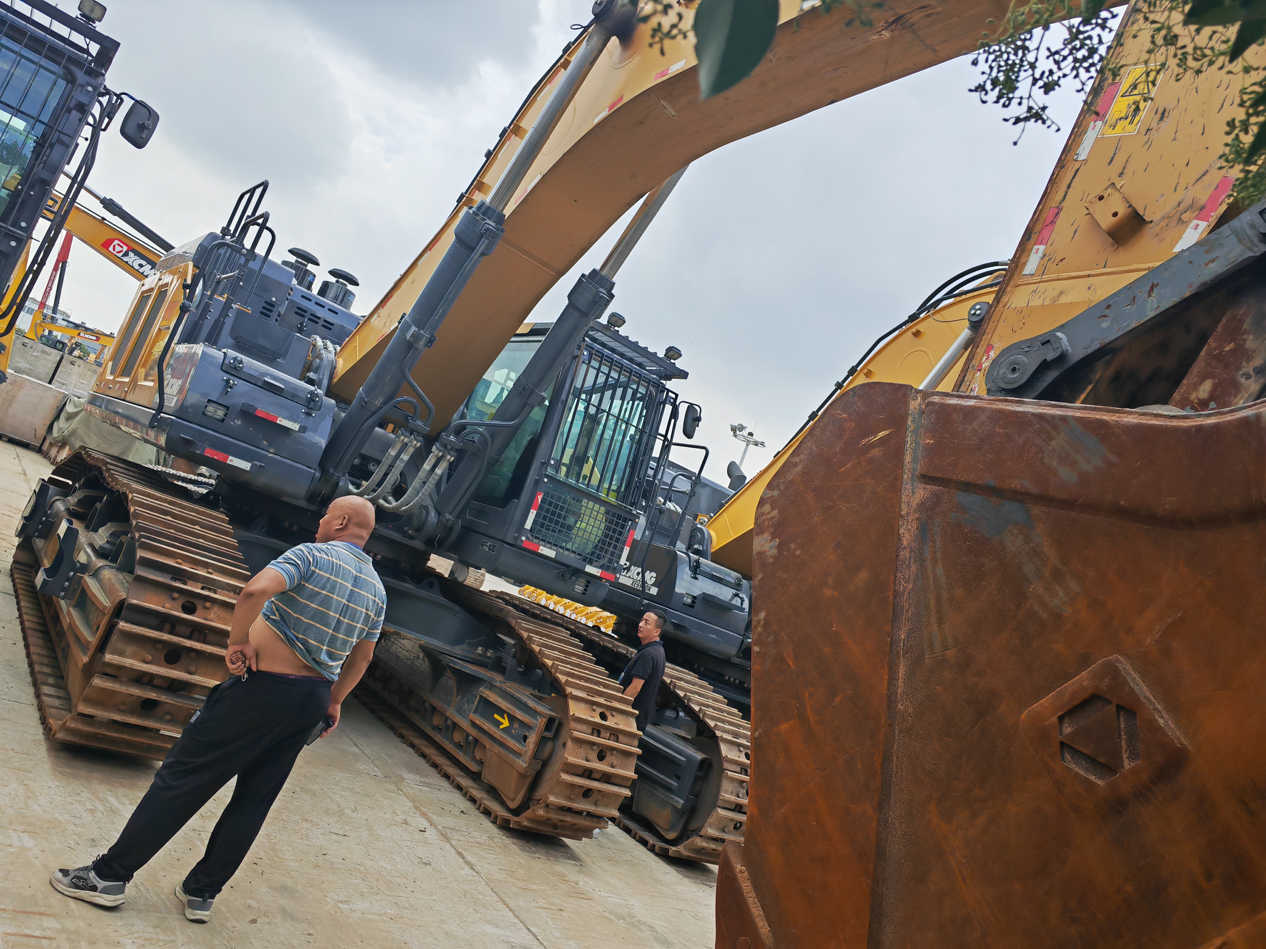 徐工XE690DK履带式挖掘机