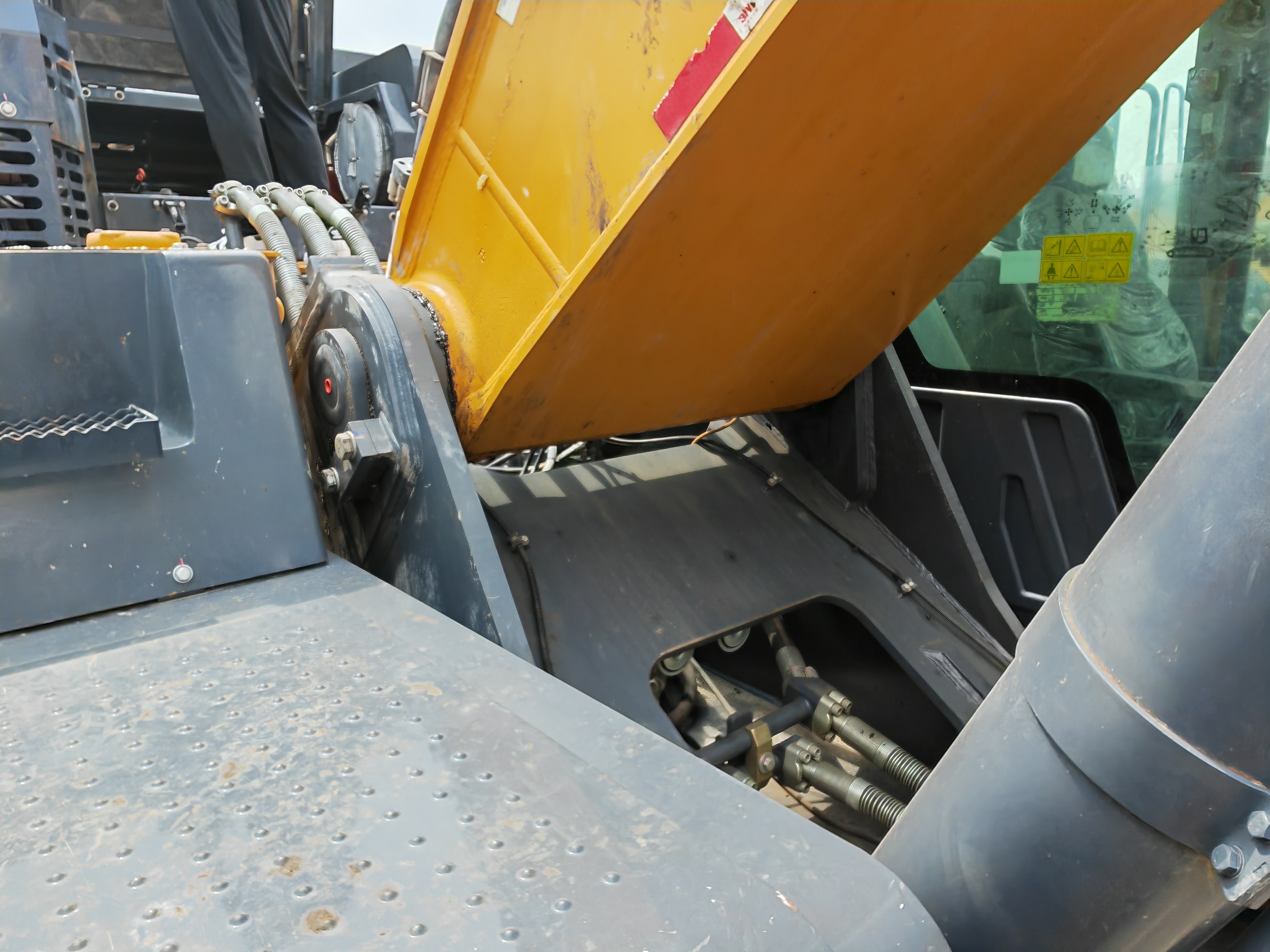 徐工XE690DK履带式挖掘机