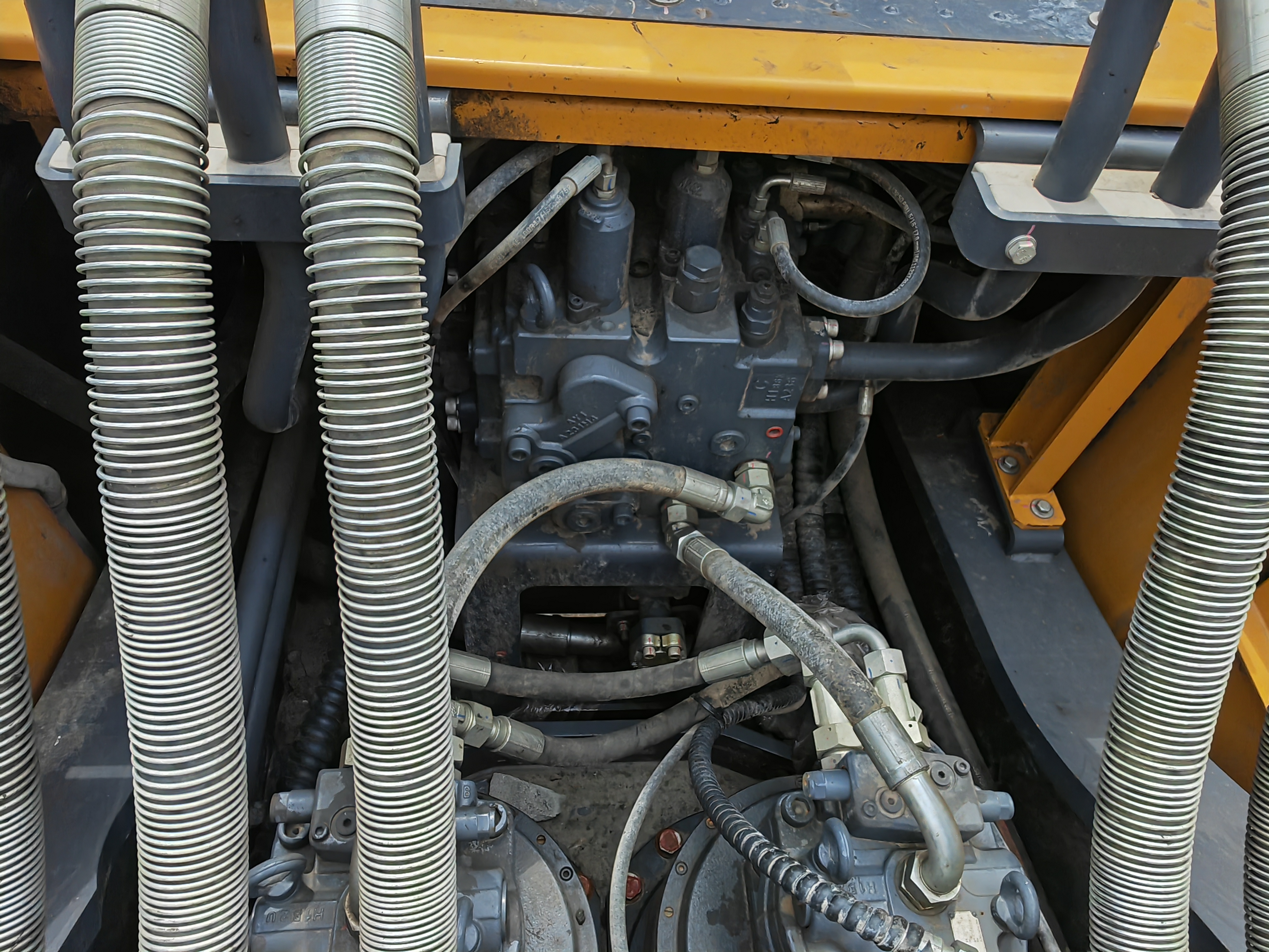 徐工XE690DK履带式挖掘机