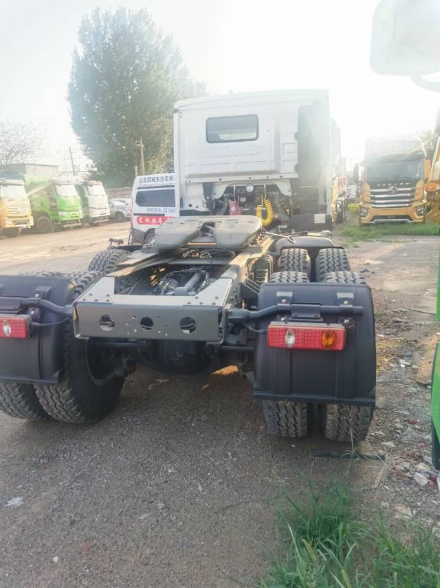 徐工HEFW211牵引车（国Ⅵ）