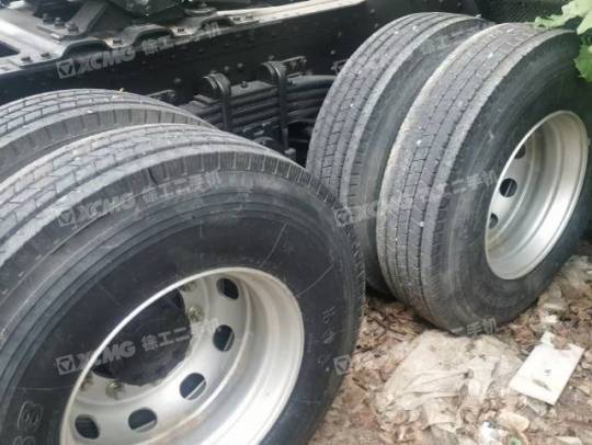 徐工LWAW221牵引车(国Ⅵ)