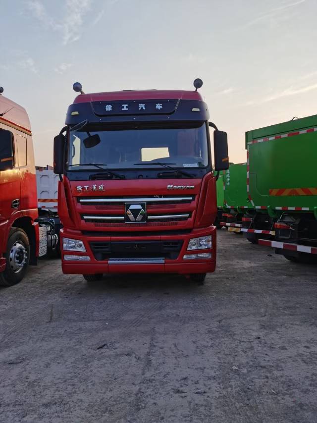 徐工LWAW221牵引车（国Ⅵ）