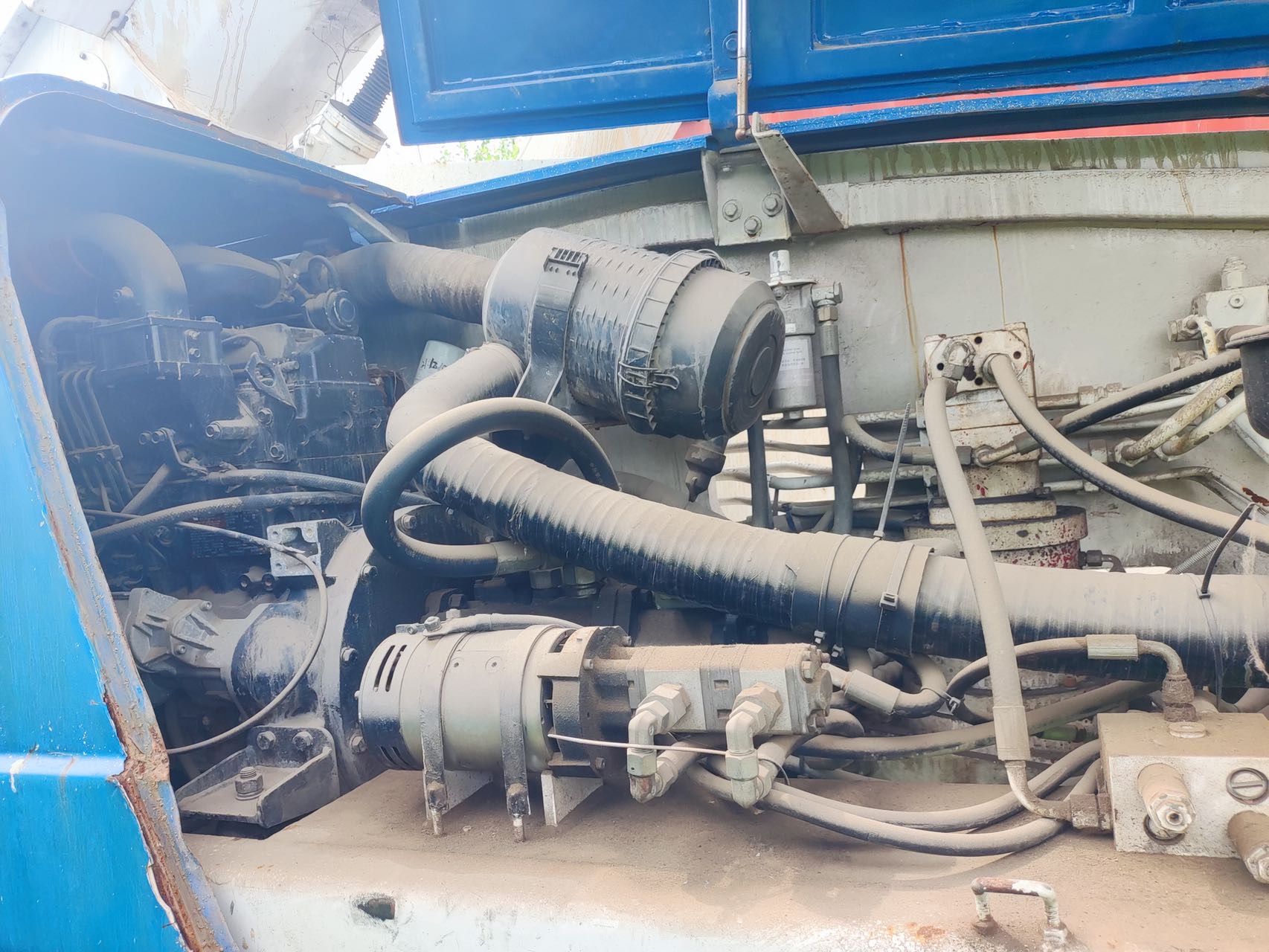 徐工GKS38直臂式高空作业平台