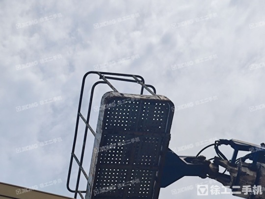 徐工GKS38直臂式高空作业平台