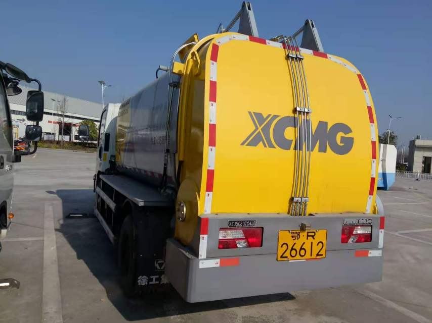 徐工XZJ5080TCAJ5餐厨垃圾车