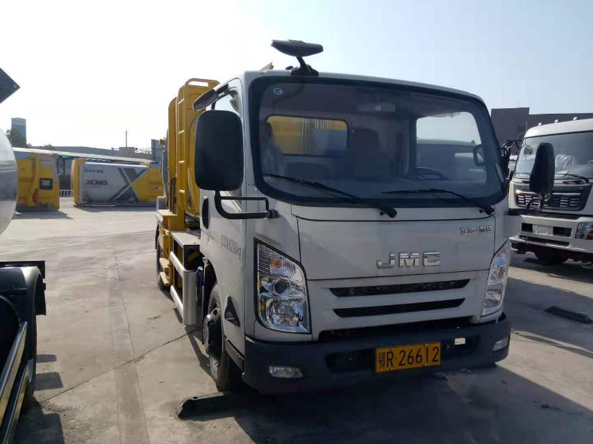 徐工XZJ5080TCAJ5餐厨垃圾车
