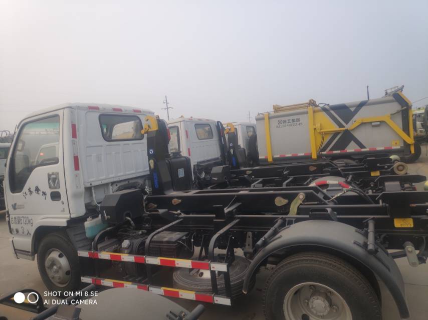 徐工XZJ5070XZXH5车厢可卸式垃圾车