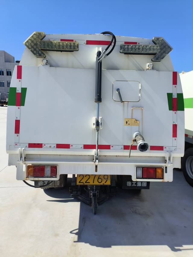 徐工XZJ5060TSLQ4扫路车