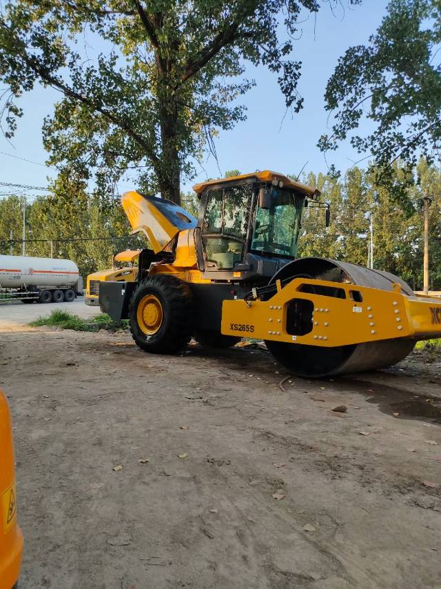 徐工XS265S单钢轮压路机