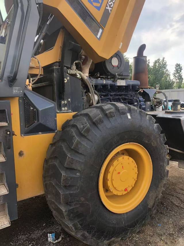 徐工XS365单钢轮压路机