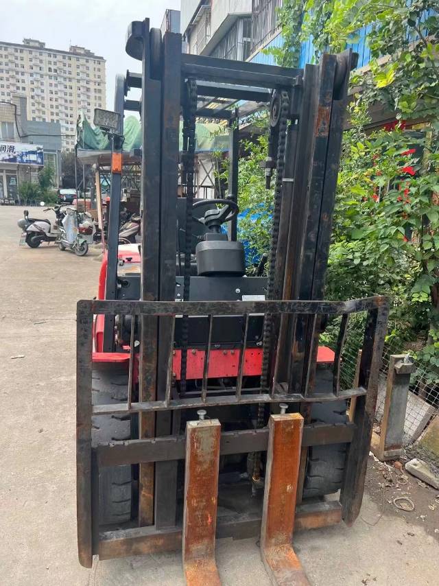 杭叉A30内燃平衡重叉车