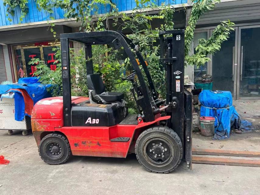 杭叉A30内燃平衡重叉车