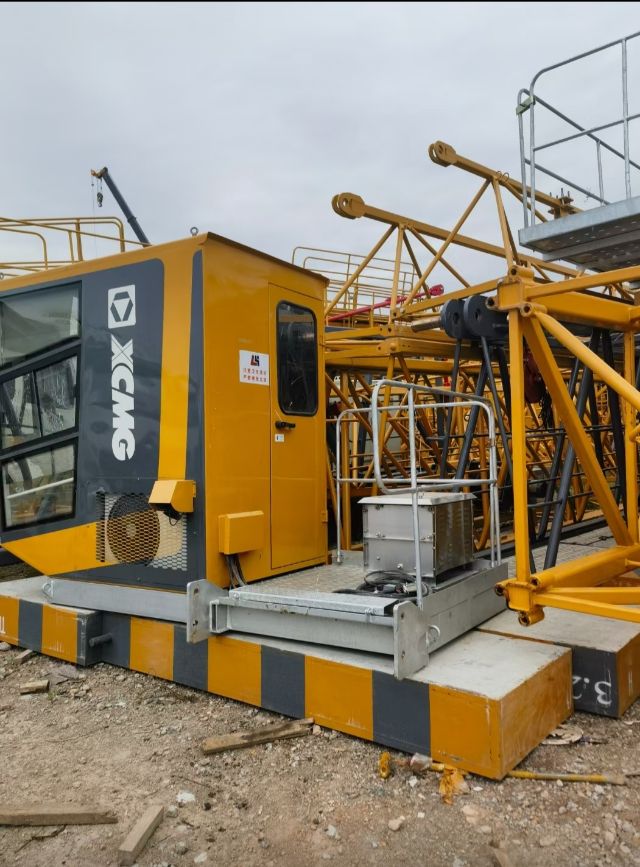 徐工APC--6013-6塔式起重机