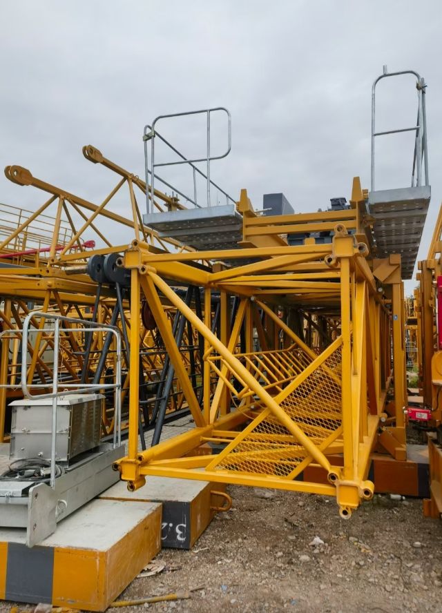 徐工APC--6013-6塔式起重机